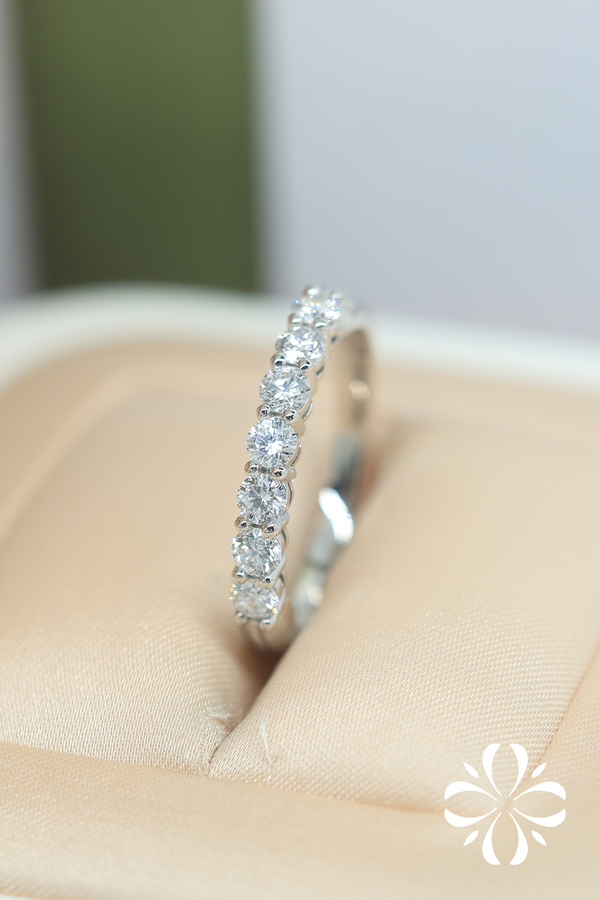 Constella Round Diamond Ring
