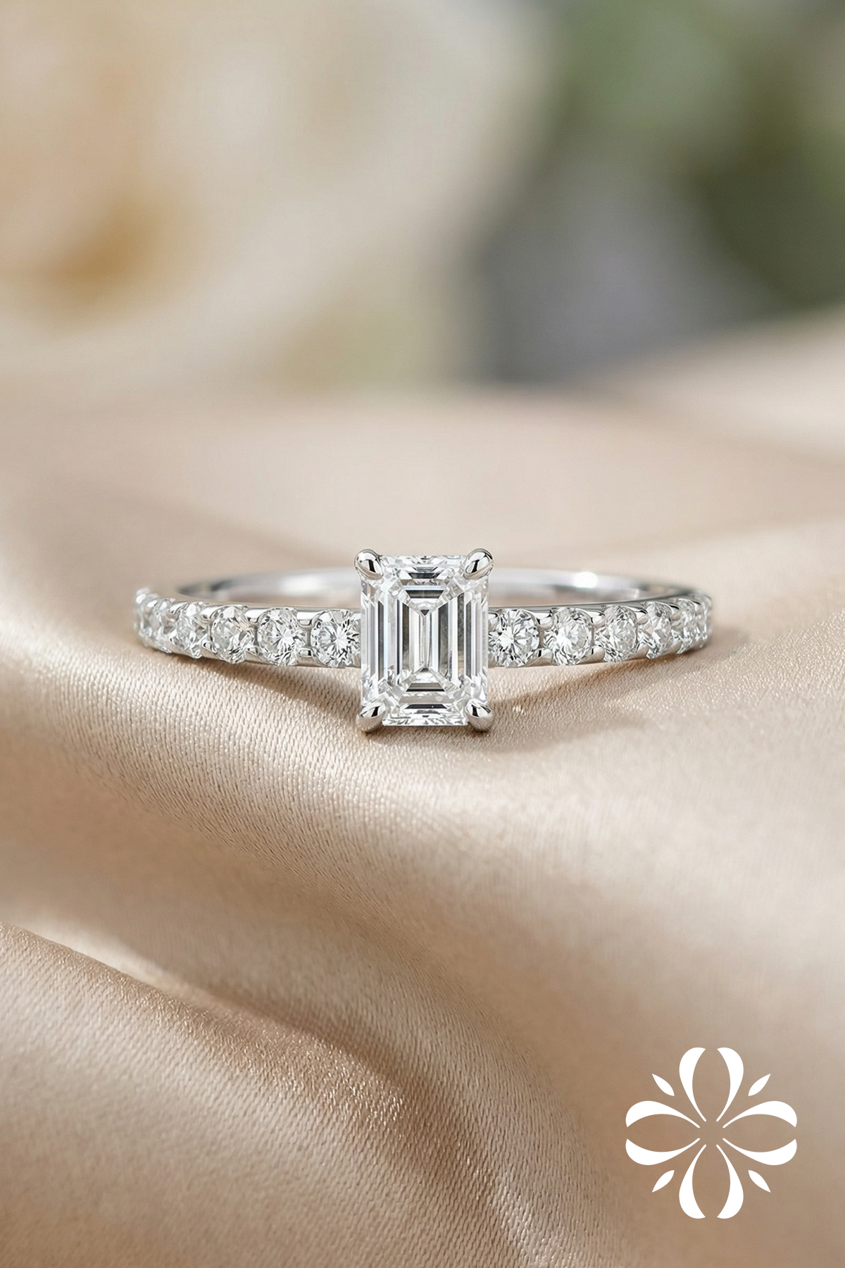 Aurelia Emerald Ring