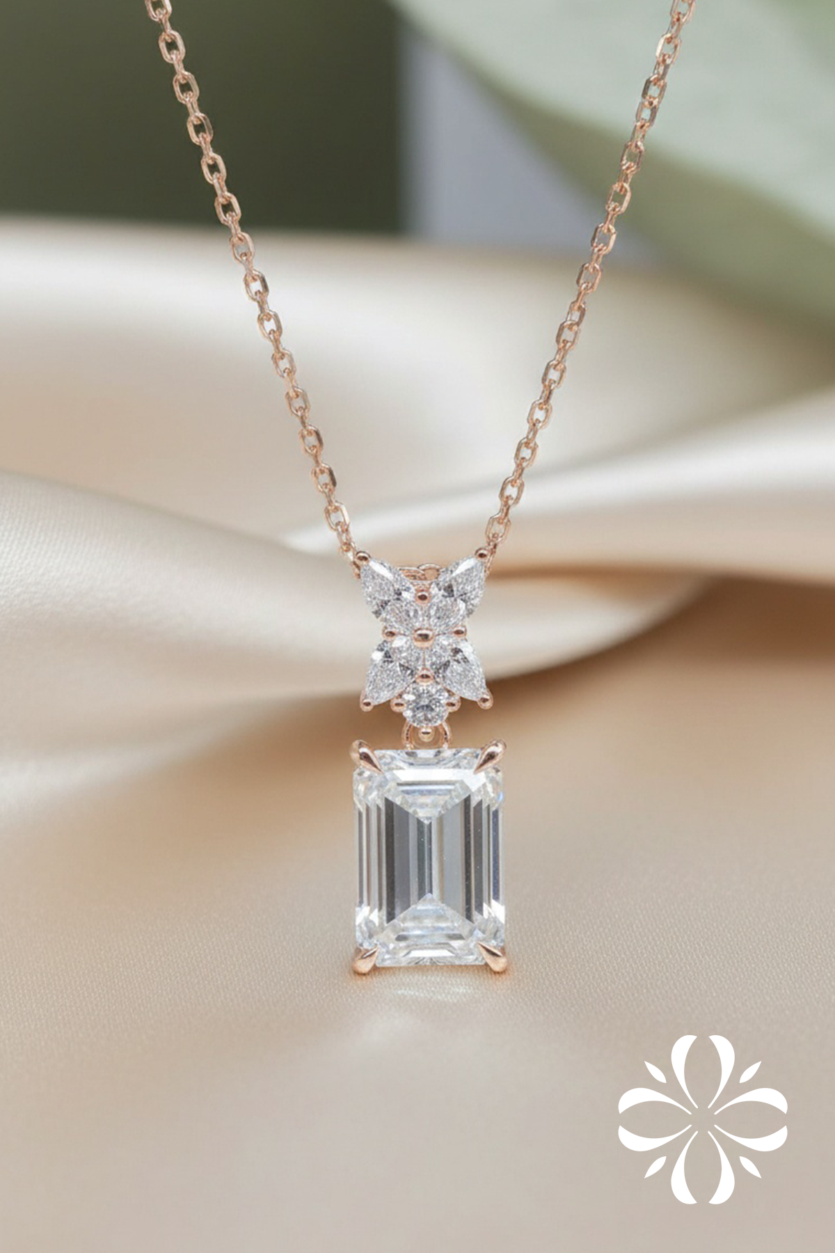 Floria Emerald Pendant